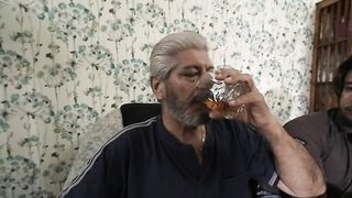 Pati ko nashe me krke ke patni ne dost ke sath sex