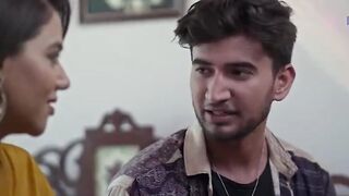 Nokar ne  nikali desi bhabhi ki chikhe video 0096