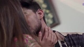 Nokar ne  nikali desi bhabhi ki chikhe video 0096
