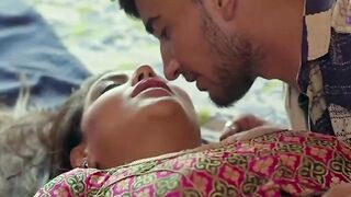 Nokar ne  nikali desi bhabhi ki chikhe video 0096