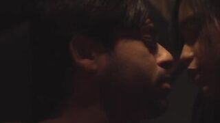 NOKAR NE PELA  MAALKIN KO SB RAAT TEL LGA KE