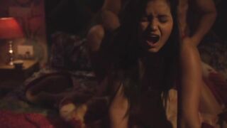 NOKAR NE PELA  MAALKIN KO SB RAAT TEL LGA KE