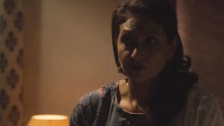 NOKAR NE PELA  MAALKIN KO SB RAAT TEL LGA KE