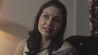NOKAR NE PELA  MAALKIN KO SB RAAT TEL LGA KE