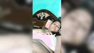Desi aunty in room ass showing