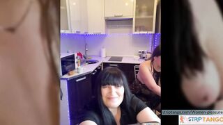Women-pleasures Flirtatious act at stripTango