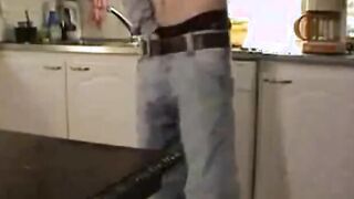sagger boy cumming in the table