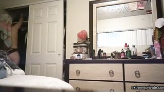 Bending stepmom, bare ass (hidden cam)