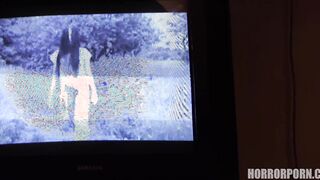 HORROR PORN – The Girl from The Well