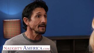 Erotic America - Sarah Jessie is on the hunt for