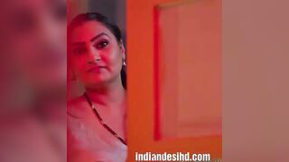Merrid Bhabhi Hardcore Sex with Husbund Friend  in Badroom