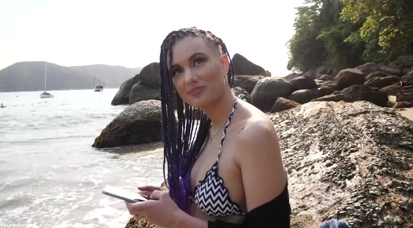 Morena novinha gostosa do rabão fudendo com o dotado