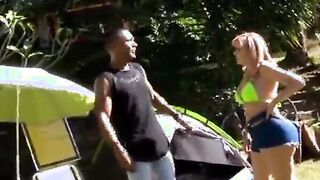 Loirinha cavalona gostosa do rabão fudendo com o negão dotado