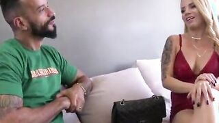 Loirinha gostosa do rabão fudendo com o dotado