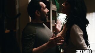 MILF drops on knees and gave a blowjob