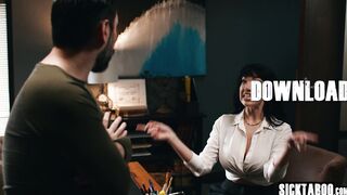 MILF drops on knees and gave a blowjob