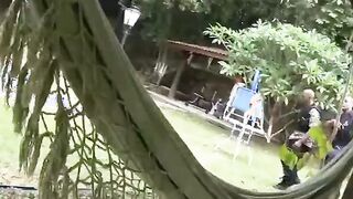 Loirinha gostosa do rabão fudendo com o dois negão dotado