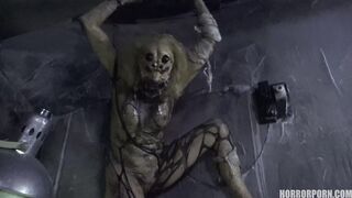 HORROR PORN – Female Spider