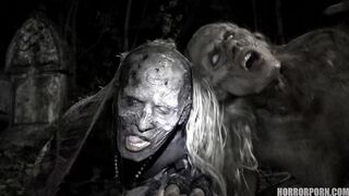 HORROR PORN – Walking Zombies