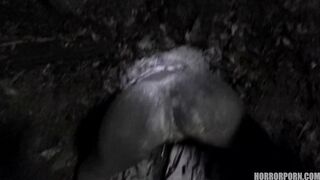 HORROR PORN – Walking Zombies
