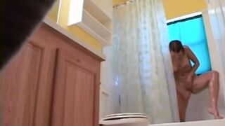Stepdaughter 19 shaves pussy in shower (hidden cam)