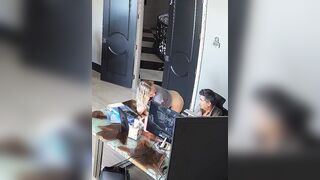 كميرات المراقبة تكشف خيانة زوجة مع عمها
