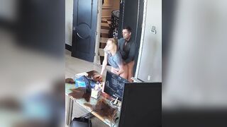 كميرات المراقبة تكشف خيانة زوجة مع عمها