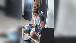 كميرات المراقبة تكشف خيانة زوجة مع عمها
