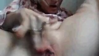 German Amateur Rubs Her Pussy On Webcam