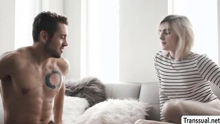 Blonde Tbabe Ella Hollywood gives friend a footjob