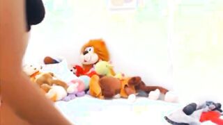 Sexy Colombian Shows Feet and Ass on Webcam