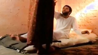 محارم البنت و زوج امها الاعمى استغلت غياب الام ولبست خاتمها ومارست ممارسه كامله مع زو