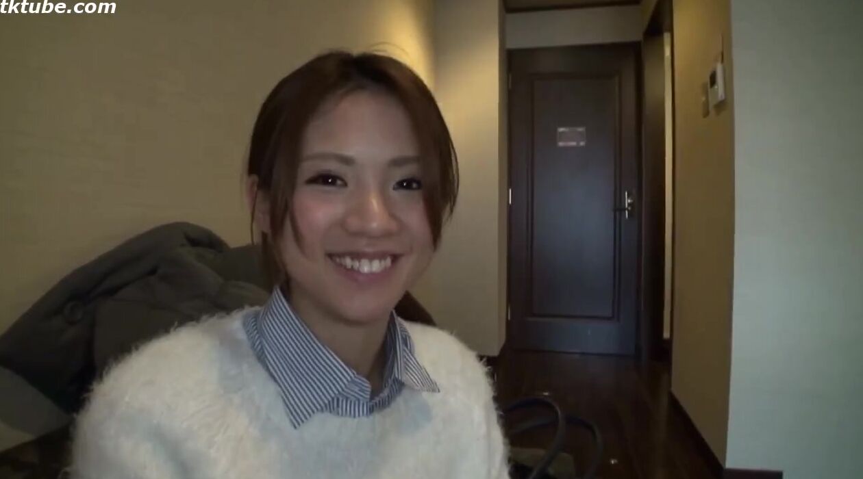 Aoi Kashiwagi 22 years old Chapter 1 Breast milk - SDNM-048