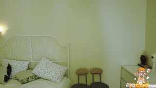 Pregnant girl gets live on a webcam