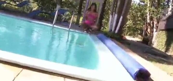 Mulata gostosa do rabão fudendo com o negão dotado