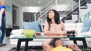 Cheating Gamers Tits On Glass