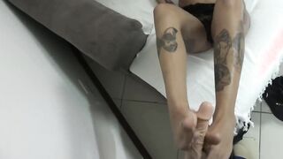 Morena novinha tatuada gostosa do rabão fudendo com o dotado