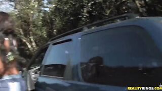 Morena gostosa do rabão fudendo com o negão dotado