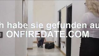 Geiler Kuchenfick mit heißer Blondine
