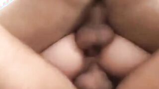 Morena rabuda linda e gostosa fudendo com dois