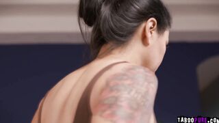 Dana VEspoli and Coco Lovelock enjoys cock