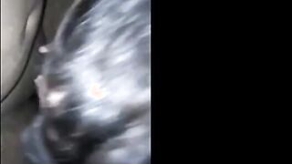 Je me fais sucer par un mec black en voiture