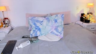 Sexy Nerdy Babe Fucks With Her Pussy