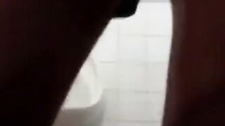 Bareback Amateur Anal in the Bathroom