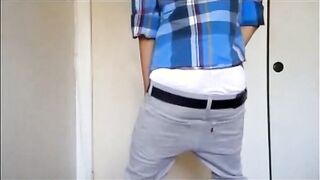 Twink Amateur Gets Off on Sagging