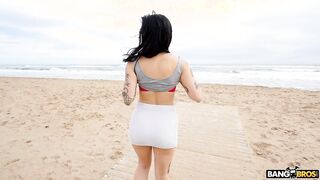 Perfect Booty In Public
