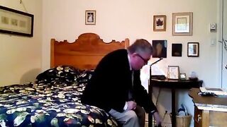Bear Daddy's Striptease