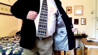 Bear Daddy's Striptease