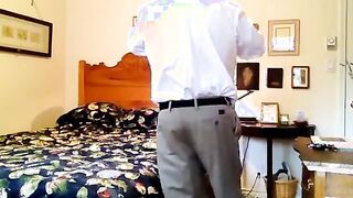 Bear Daddy's Striptease
