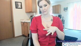 Hottyhousewife18 Flirtatious act at CharmCams